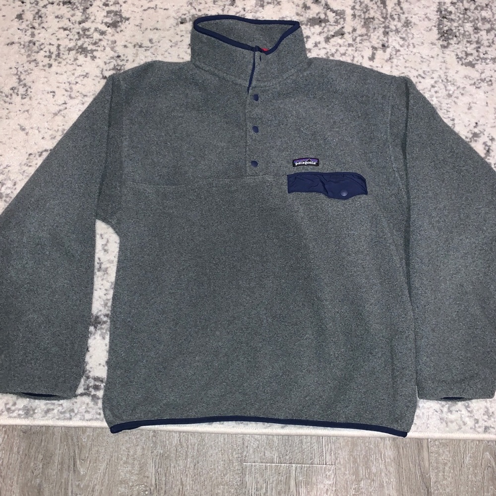 Grey Patagonia fleece pullover